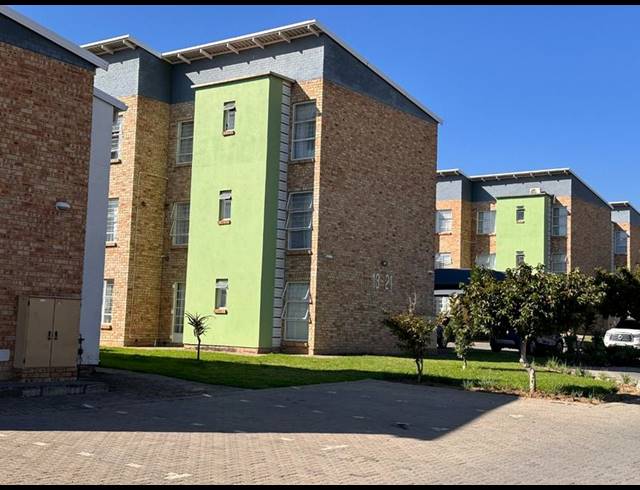 3 BEDROOM TOWNHOUSE FOR SALE IN THERESAPARK